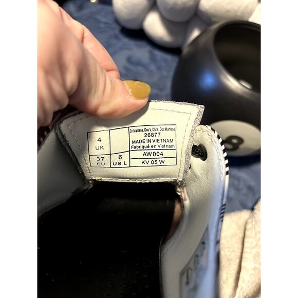 Dr Martens Black and White Polka Dot Oxford size 6/EU 37 NWOT - Picture 5 of 5